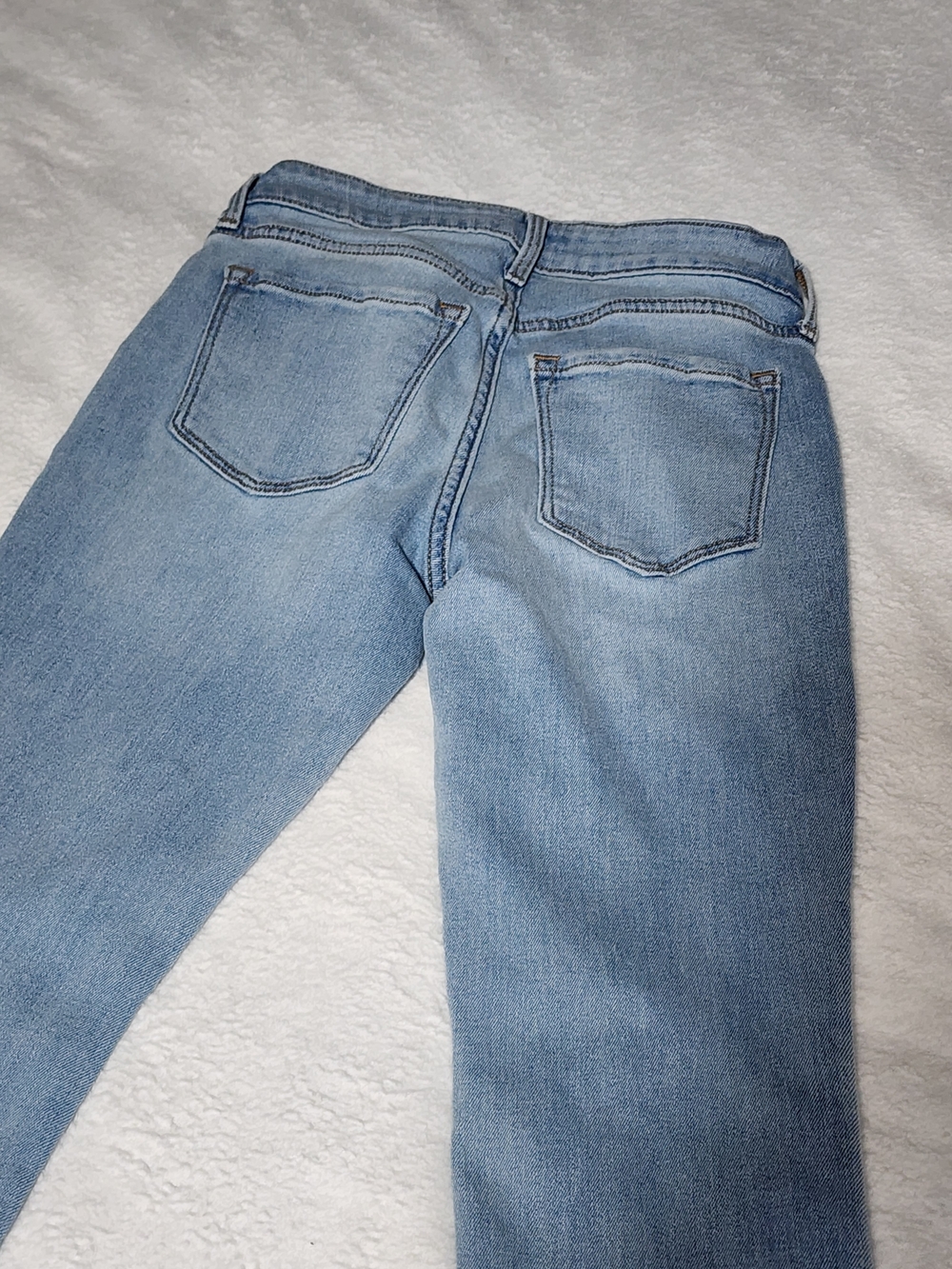 Old Navy Light Wash Women's Bootcut Jeans - Classic Fit - Mid Rise - Picture 4 of 8